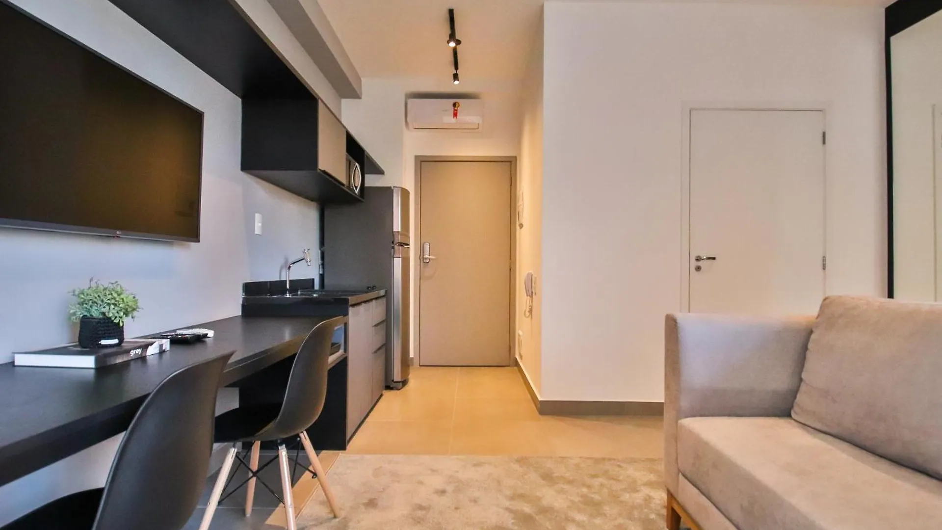 360 Vn Capote Valente By Housi Apartment Sao Paulo Brazil