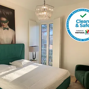 New!! Luxury Avenida Da Liberdade Flat- With Rooftop And Pool , Lisbon Portugal